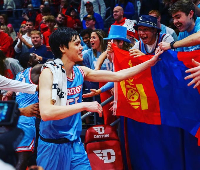 .Энхийн-Одын-баг-дахин-хожлоо--680x580 Home